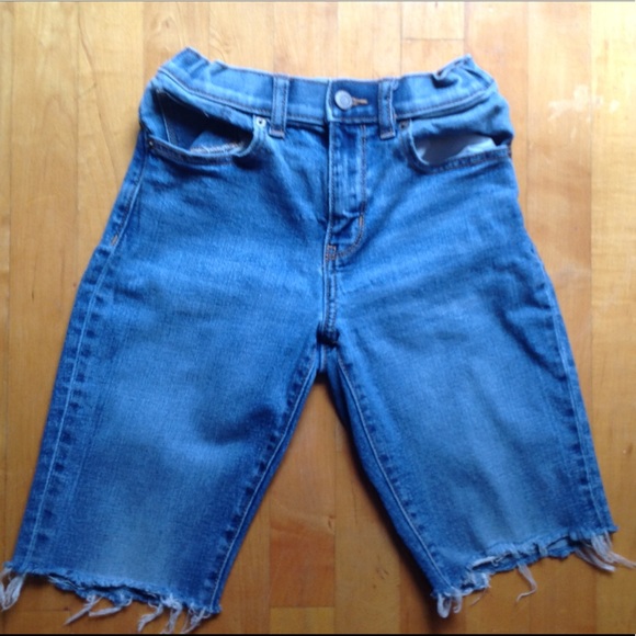 Old Navy Boys Distressed/Cut Jean Shorts Size 12 - Picture 3 of 12